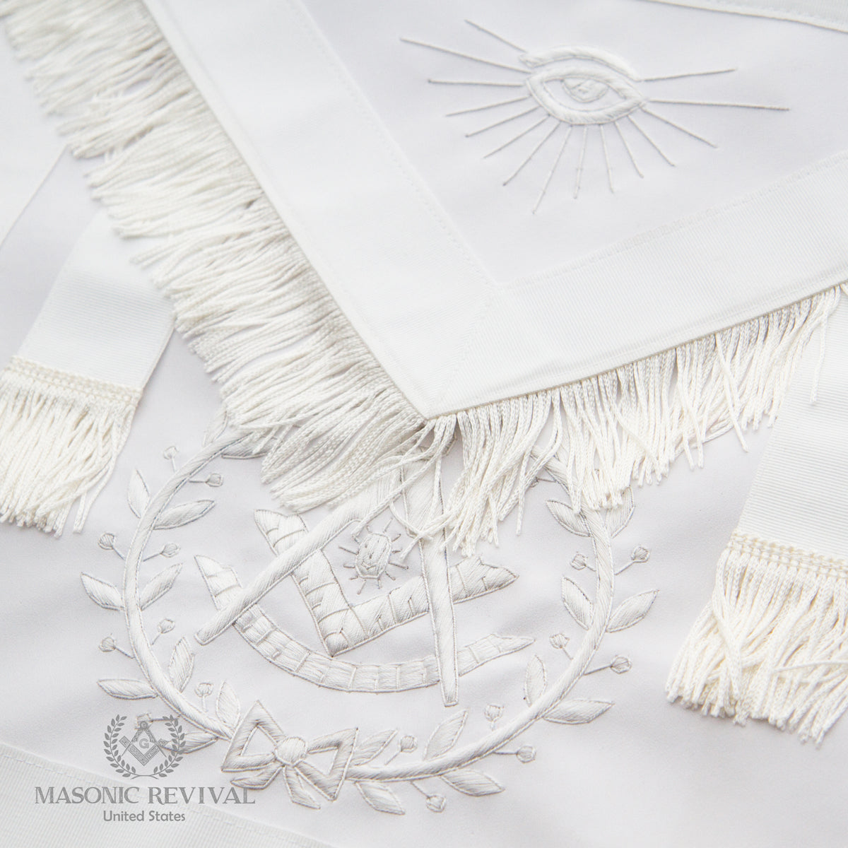 Bianco Past Master Apron (with Wreath)